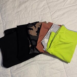 Set of Five Leggings in Various Colors